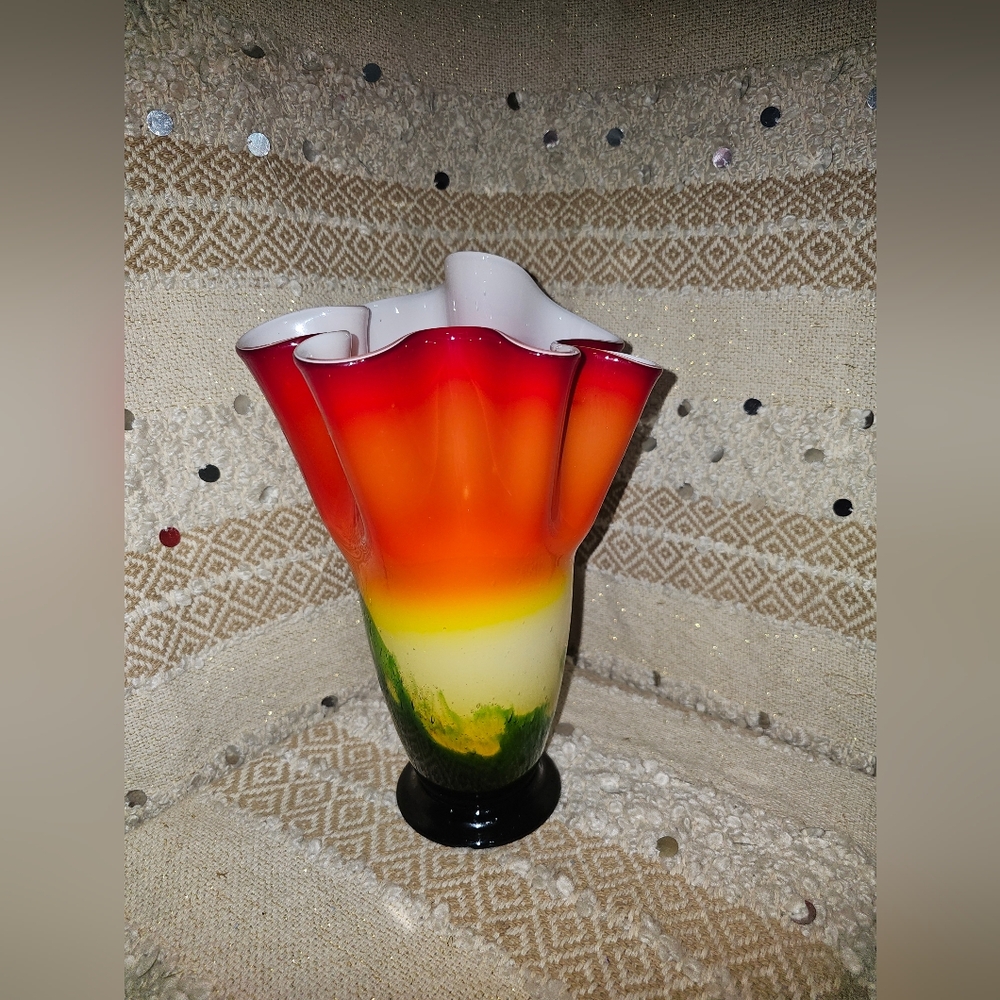 Beautiful Murano handkerchief Vase